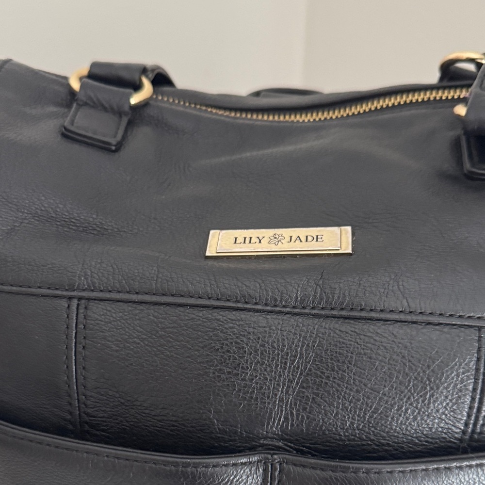 Lily Jade  Shaylee Classic Black Leather diaper bag - Picture 4 of 14